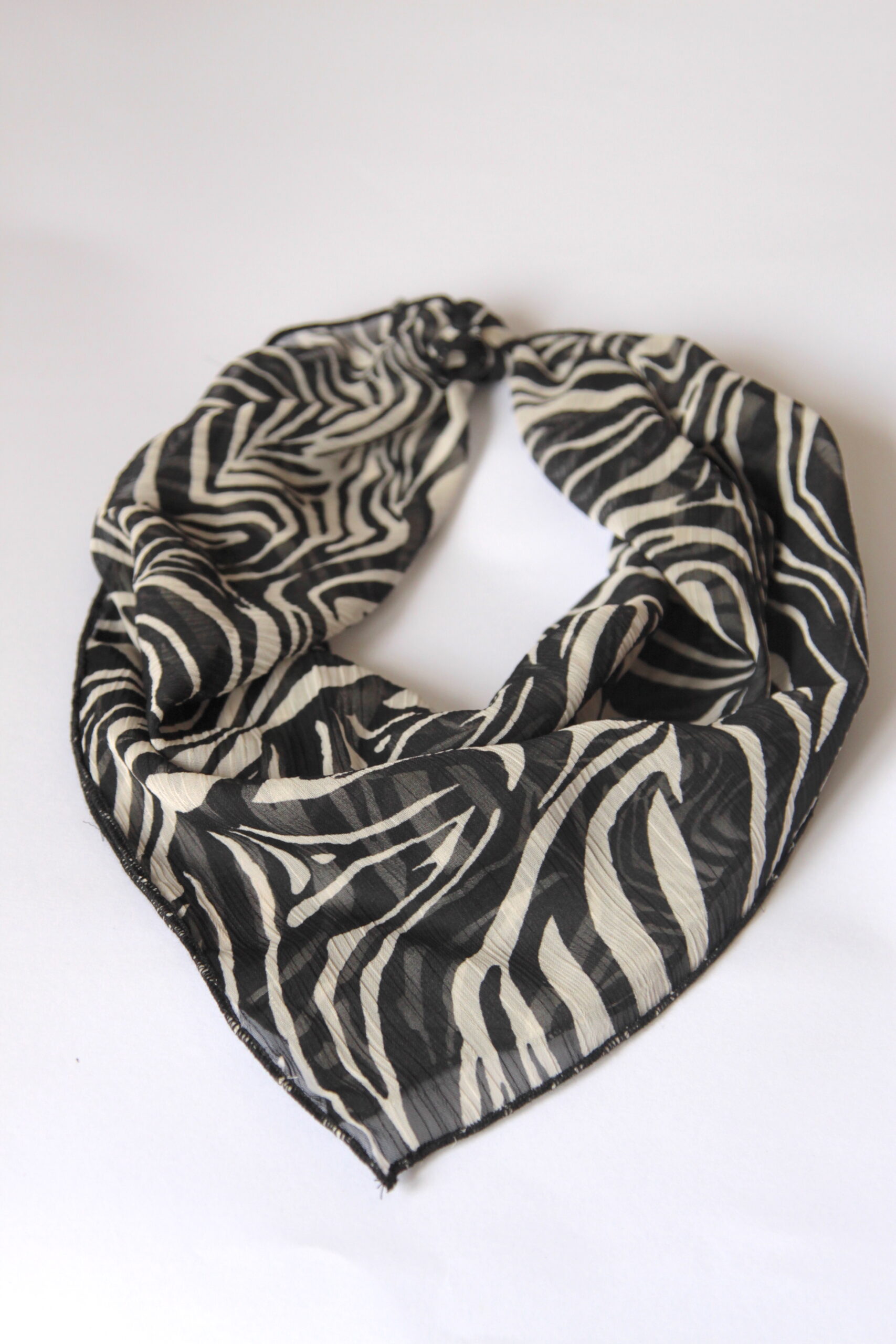 Zebra Desenli Şifon Fular - 45 x 45 cm - Görsel 3